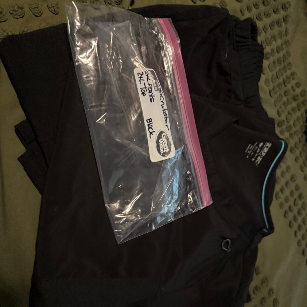 SCRUBSTAR black scrub set in sz 2xl
